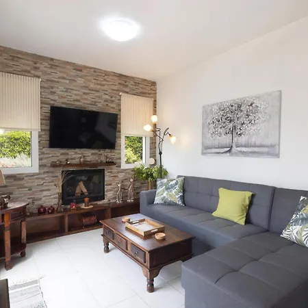 Apartamento ,3km From *